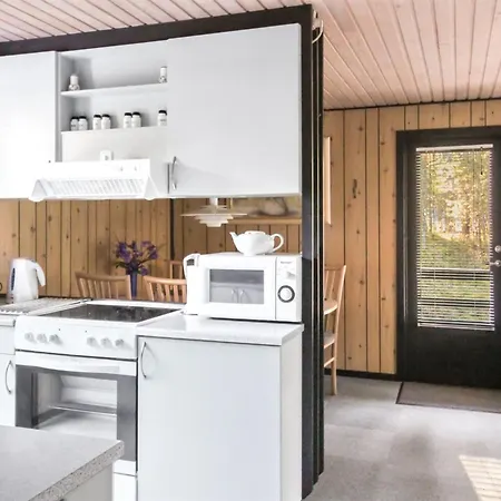 Eeske - 800m From The Sea By Interhome